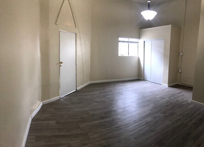 Building Photo - 3502 City Terrace Dr