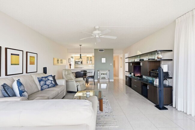 Foto del edificio - 25840 Hickory Blvd