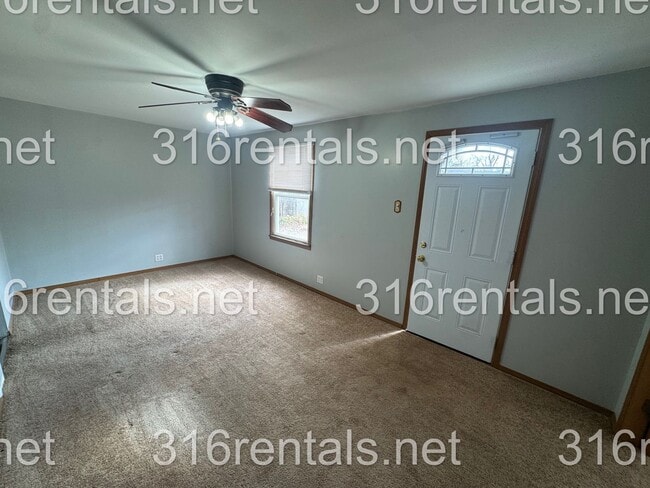 Building Photo - $749 - 2 bed 1 bath - Single Family Home