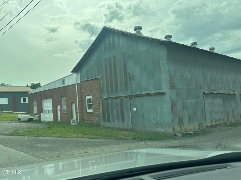 Foto principal - 902-904 Jefferson St