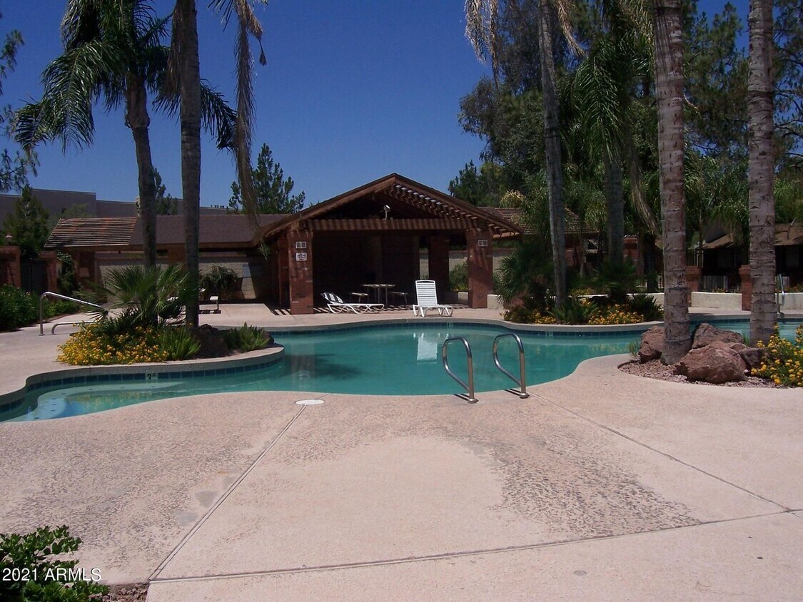 Primary Photo - 2 bed Townhouse near Downtown Gilbert