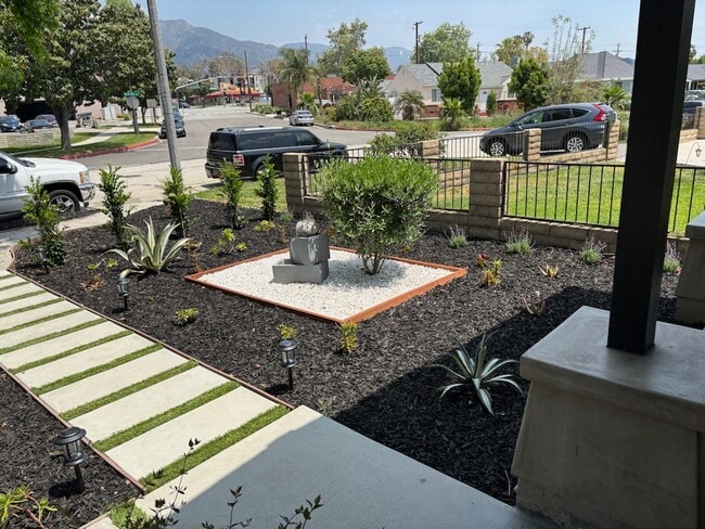 Photo - 1401 Broadway (Burbank, CA) House
