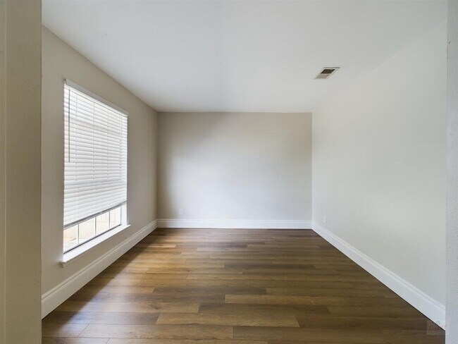 Foto del edificio - 12102 Grey Rock Ln