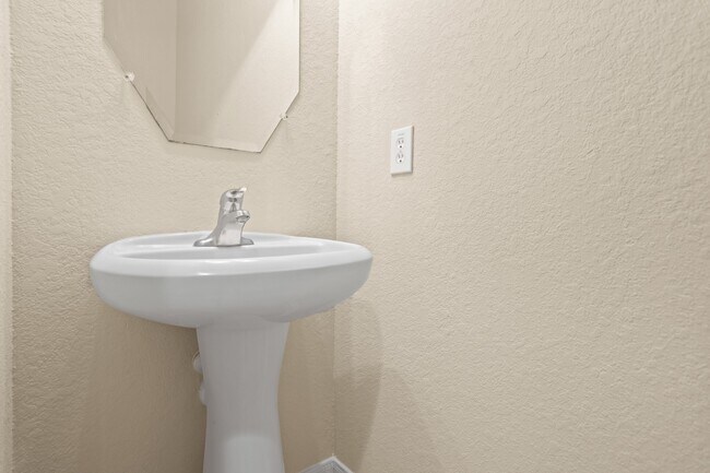 Foto del edificio - 6034 Preserve Ln