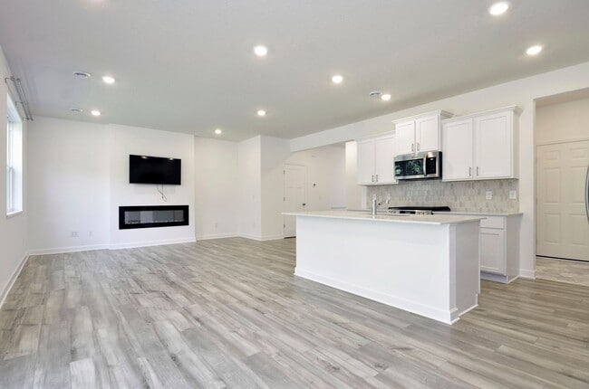 Building Photo - 3858 Heath Ave N
