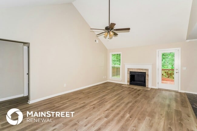 Building Photo - 1131 Poplar Hollow Dr