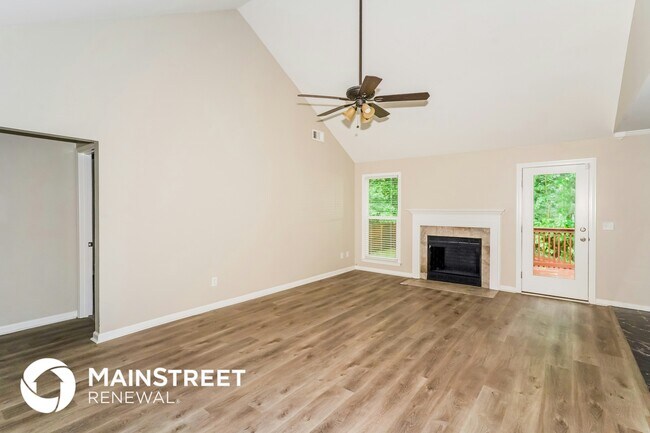 Foto del edificio - 1131 Poplar Hollow Dr