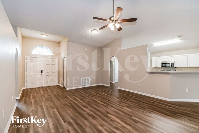 Foto del edificio - 5508 Ortega Park Blvd