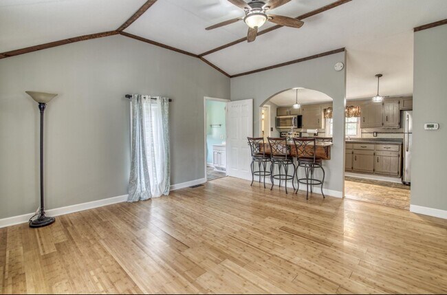 Foto del edificio - Cute Country Charmer – Bristol, VA  2 Bed ...