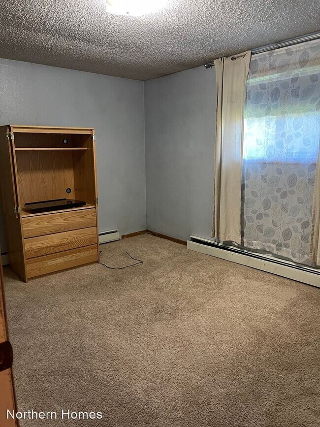 Foto del edificio - 3 br, 1 bath House - 3385 Venus DR