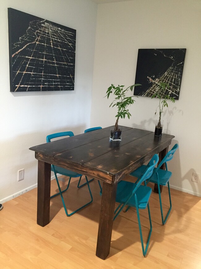 Dinning Nook - 5820 Benner St