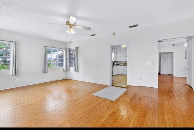 Foto del edificio - 103 11th St SE