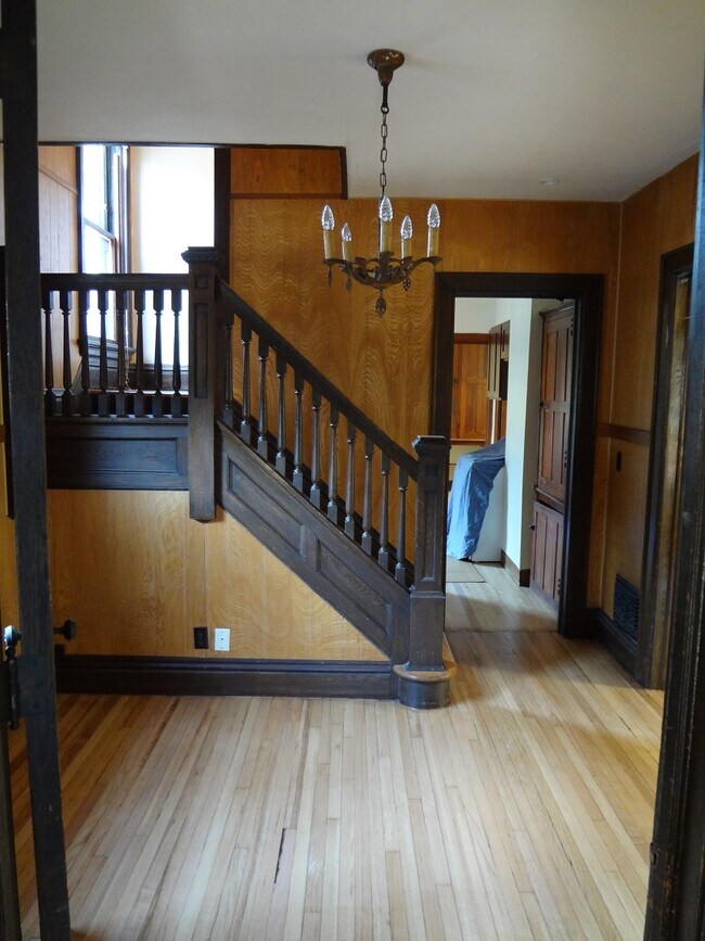 Building Photo - 1204 Chandler St