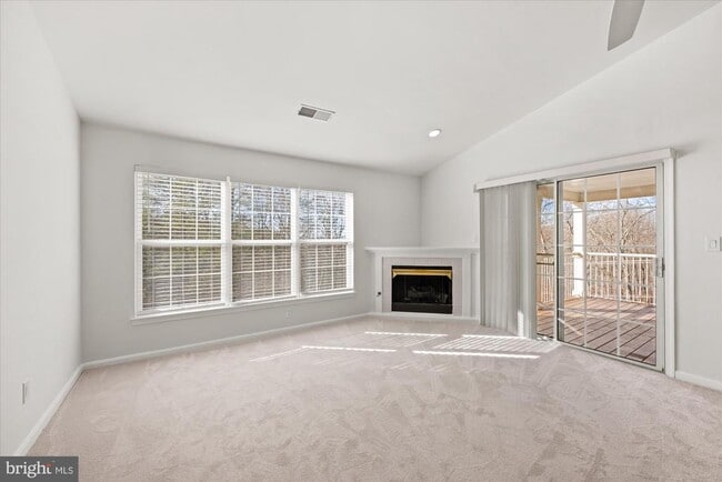 Foto del edificio - 6613 Netties Ln