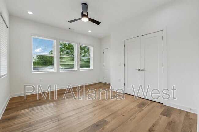 Foto del edificio - 750 Cascade Pl SW