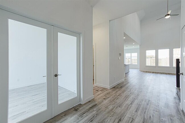 Building Photo - 149 Aurora Spring Dr