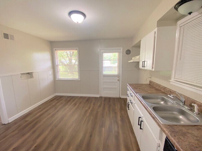 Foto del edificio - 1050 Dora Cove