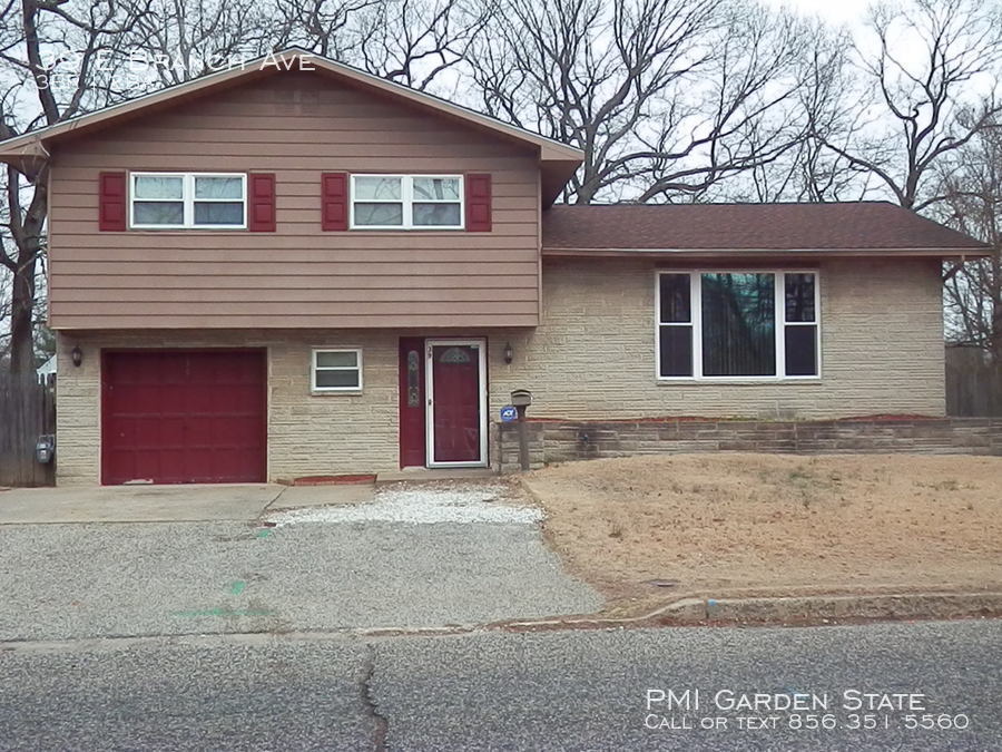 Foto principal - Single Family Home For Rent $1600/mo