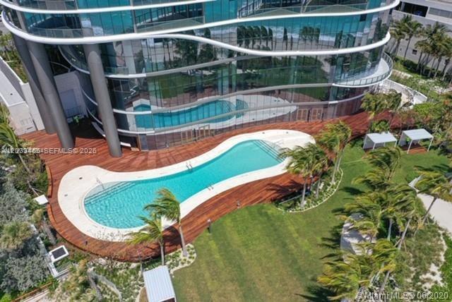 Foto del edificio - 15701 Collins Ave