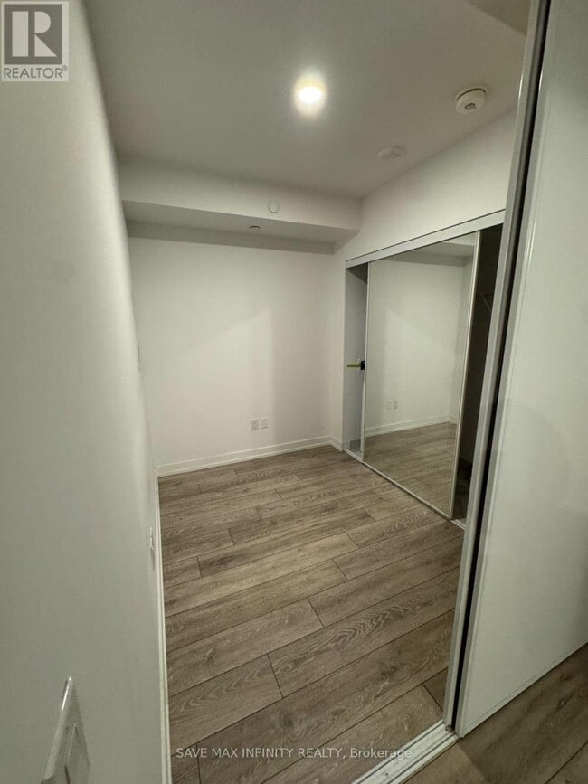 Building Photo - 1100 Sheppard Ave W