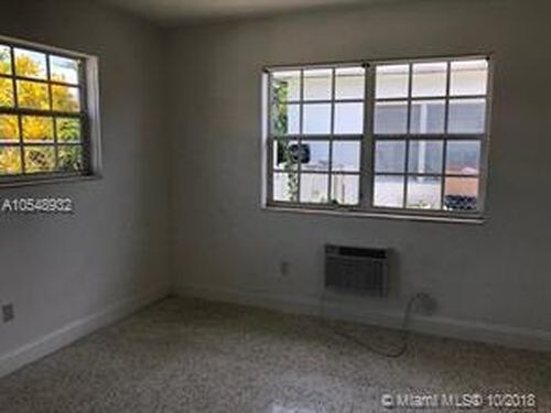 Building Photo - 1400 NE 111th St