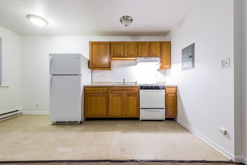 Foto principal - 5957 W Madison St