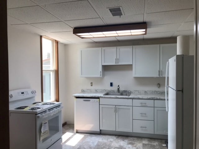 Foto del edificio - 231 W Howard St