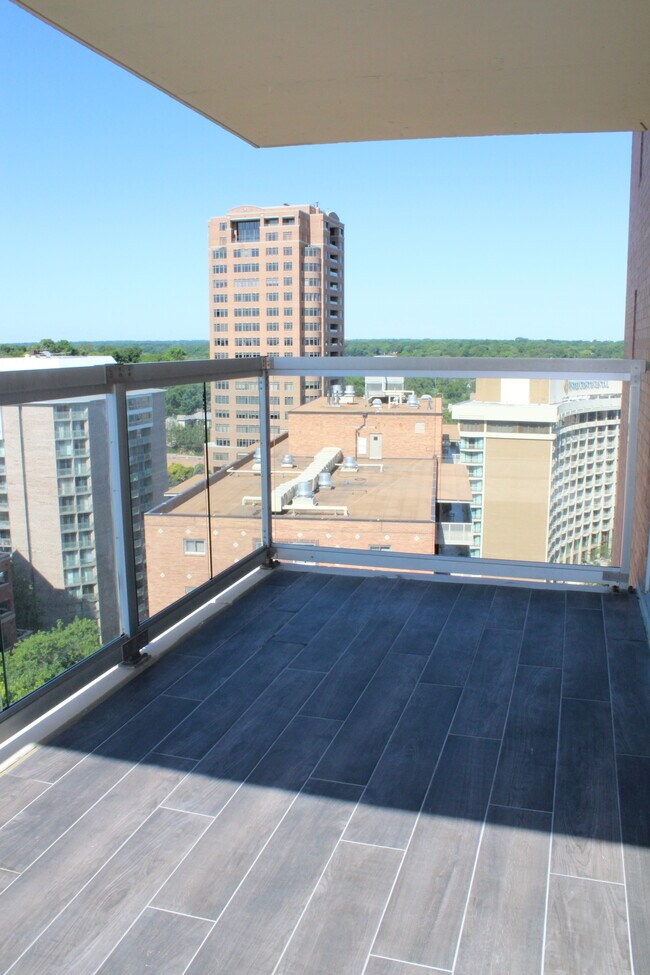 Foto del edificio - 221 W 48th St