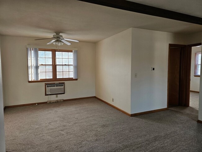 Building Photo - '011