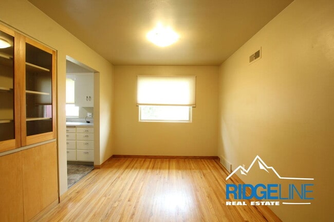 Building Photo - 2105 9th Ave S