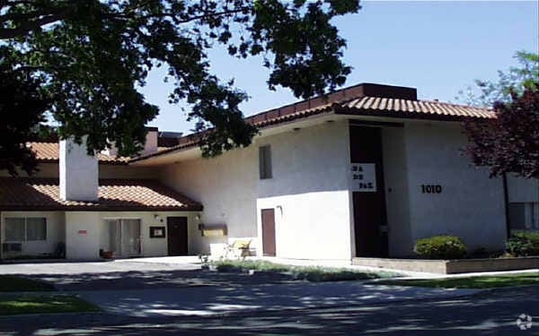 Building Photo - Casa De Paz