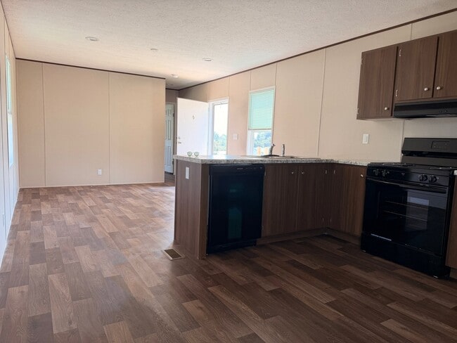 Building Photo - 833 Lovell Rd