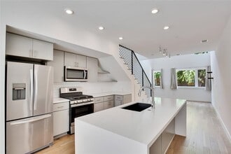 Building Photo - 2002 E 7th St