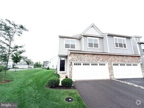 Building Photo - 347 Ridgewood Dr