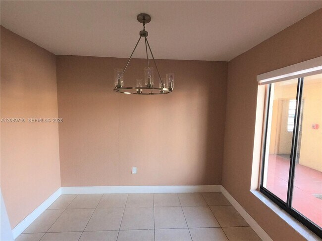 Foto del edificio - 9911 W Okeechobee Rd