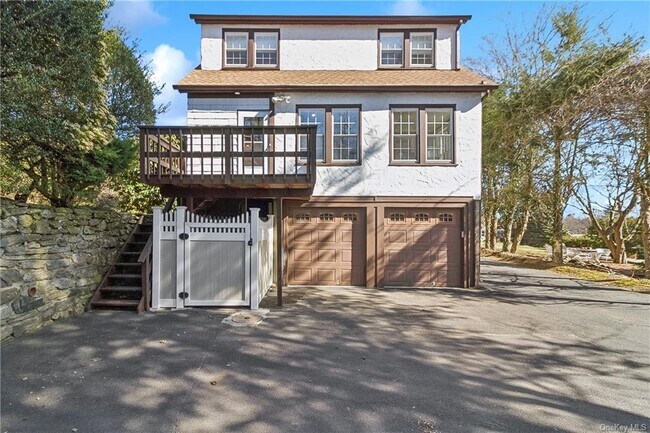 Building Photo - 15 Annadale St