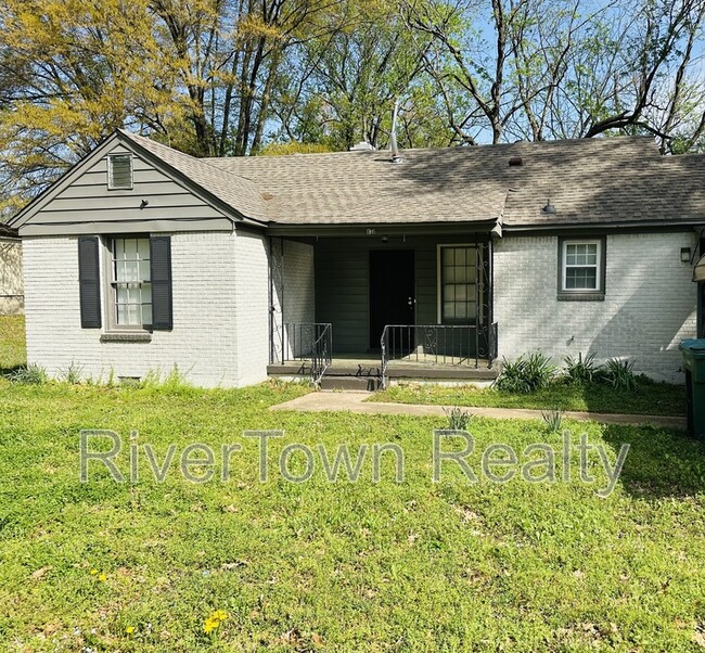 Building Photo - 830 Marsh Ave