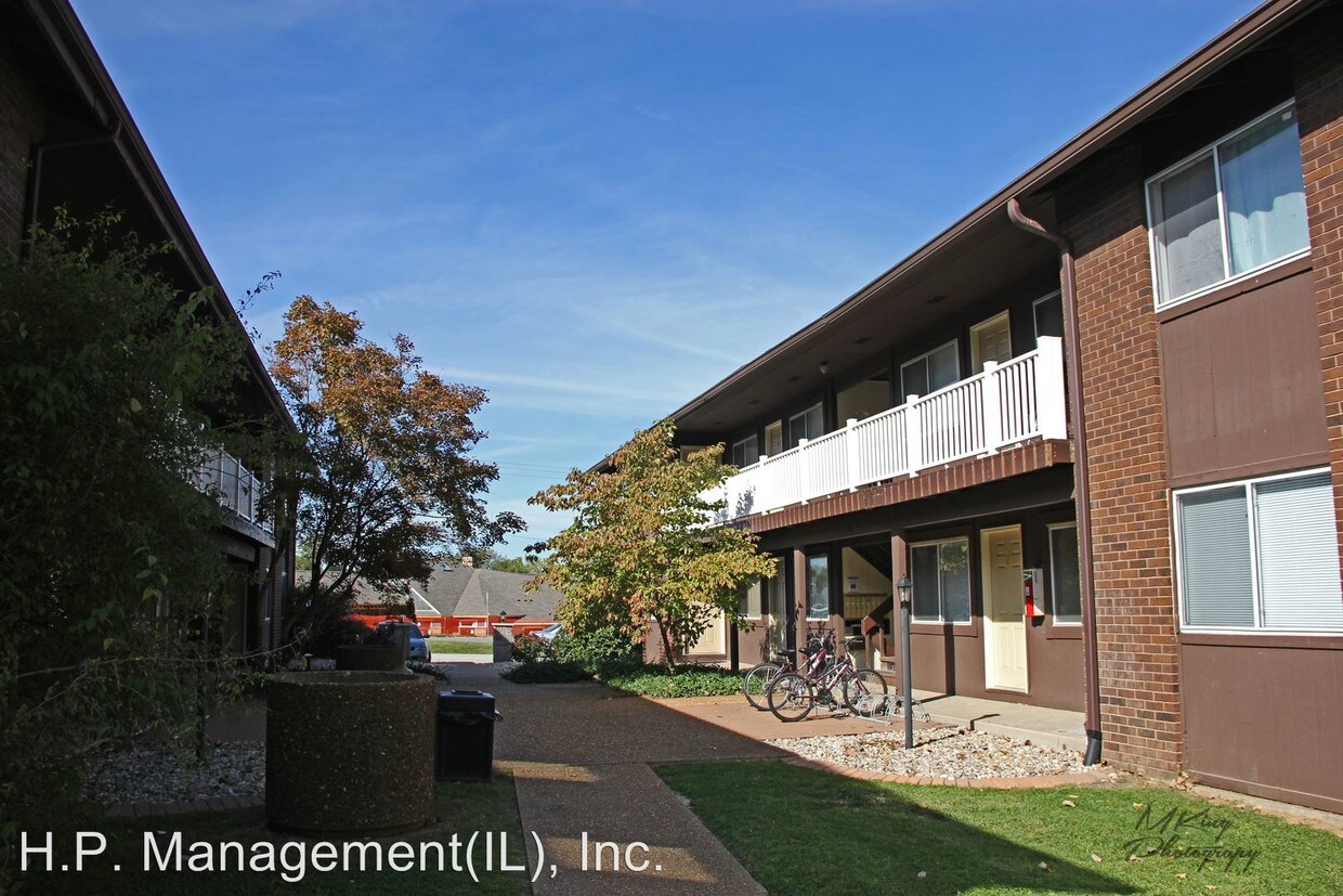 Foto del edificio - 1124 University Dr