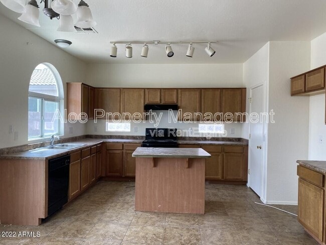 Building Photo - 17373 N Costa Brava Ave