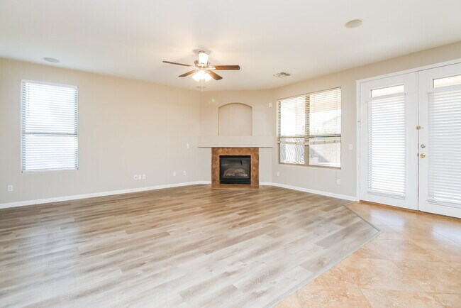 Building Photo - 5480 S Scott Pl