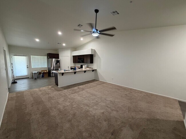 Foto del edificio - 3 BEDROOM HOME IN DESERT SKY!