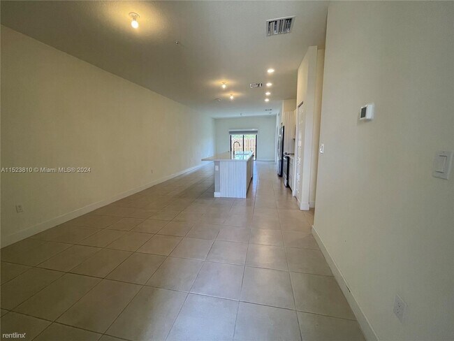 Foto del edificio - 3 br, 2 bath House - 8025 NW 104th Ave