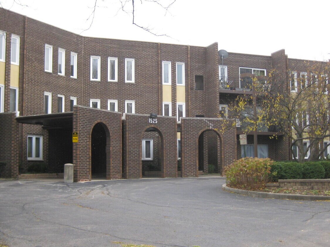 1525 Sander Ct Unit 118, Wheeling, IL 60090 Condo for Rent in