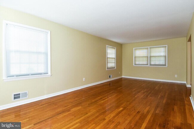 Foto del edificio - 13125 Foxhall Dr