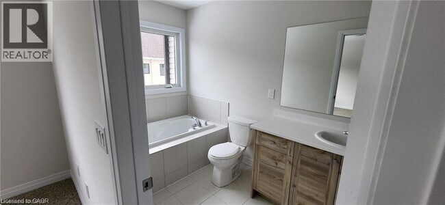 Photo du bâtiment - 466 Adelaide St