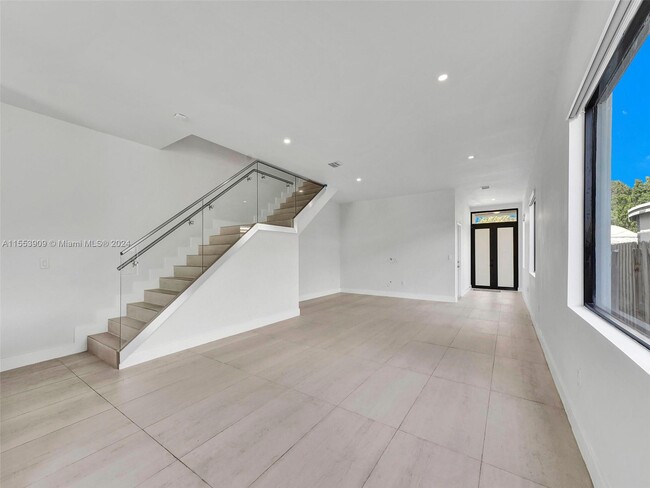 Foto del edificio - 3120 SW 23rd Terrace