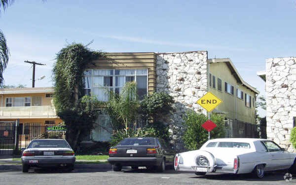 Foto del edificio - 4142 Palmwood Dr