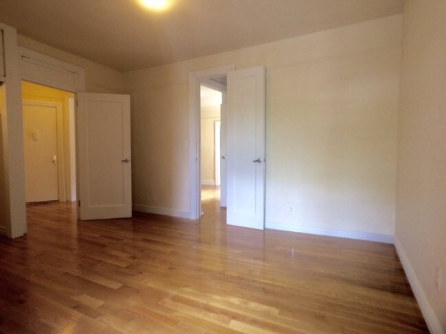 Foto del edificio - 34 Seaman Ave