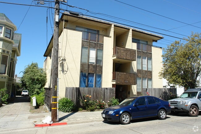 Building Photo - 1528 Oxford St