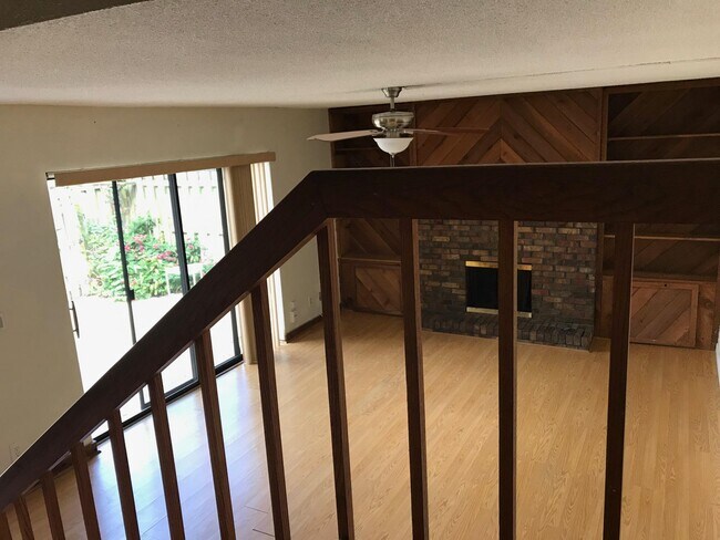 Building Photo - 212 Lake Arbor Dr